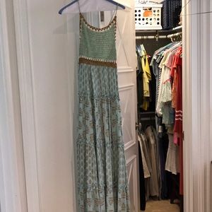Maxi dress by Miss June Paris